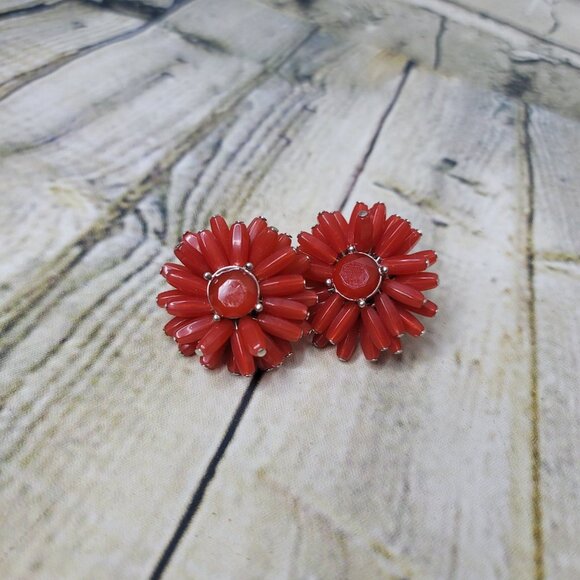 Vintage 1980s Red Celluloid Flowers Pierced Earrings 1.5 Inches - Picture 1 of 3